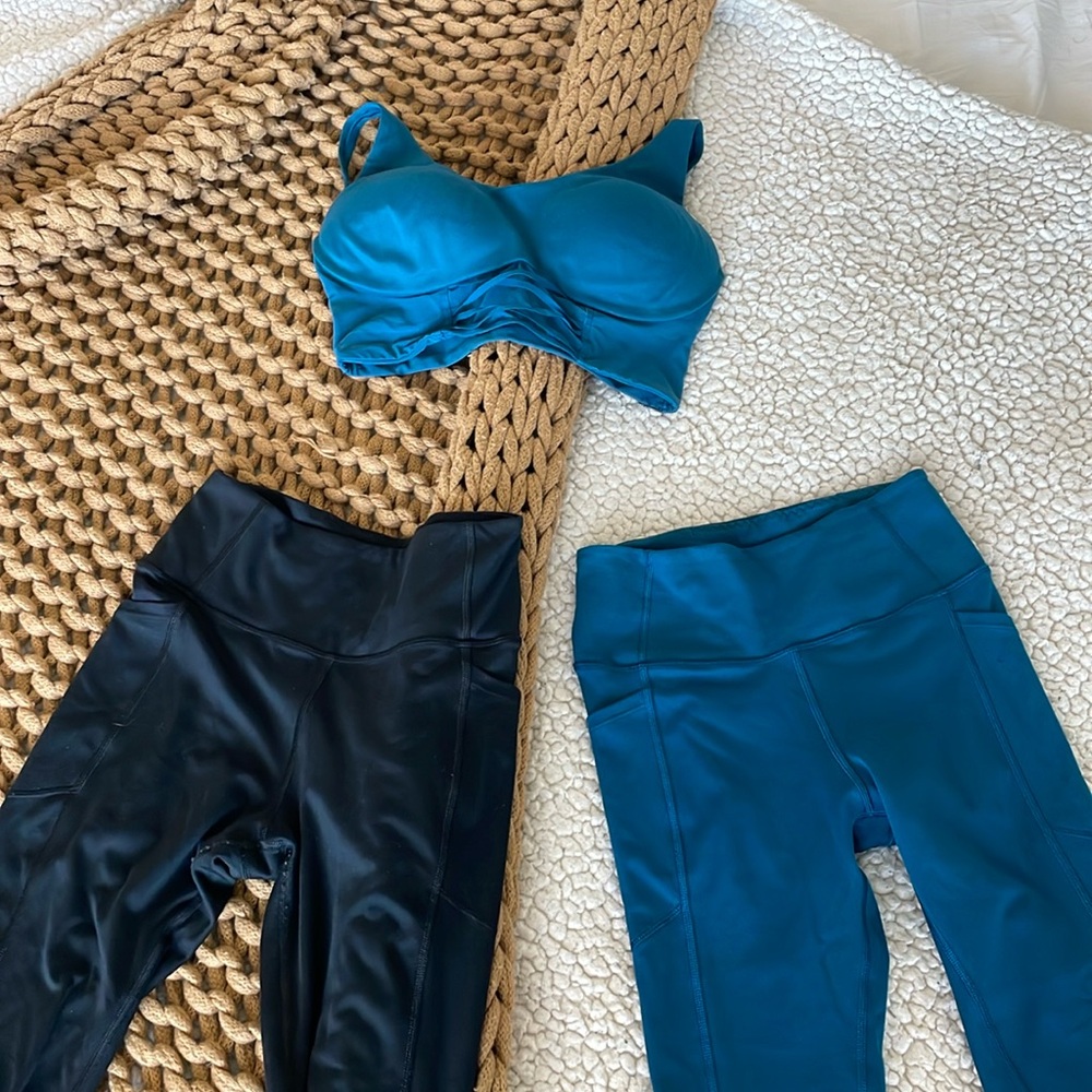 Workout outfit 2 leggings with pockets and patching bra/top